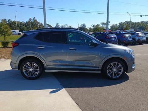 Used 2020 Buick Encore GX Essence w/ Experience Buick Package image 4