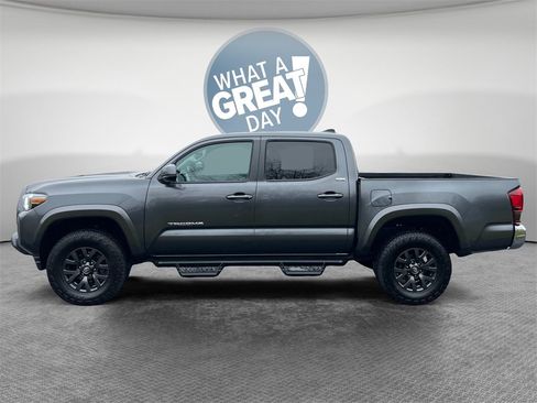 Used 2023 Toyota Tacoma SR5 image 7
