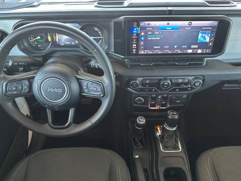 Used 2024 Jeep Wrangler Unlimited AWD/4WD image 21