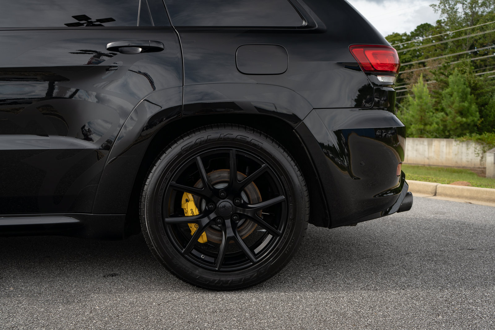 Used 2018 Jeep Grand Cherokee Trackhawk AWD/4WD image 14