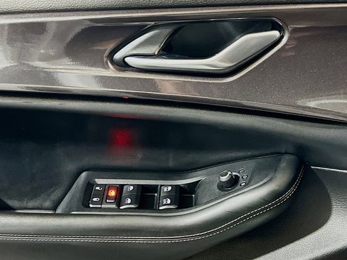 Used 2022 Jeep Grand Cherokee Altitude AWD/4WD image 13