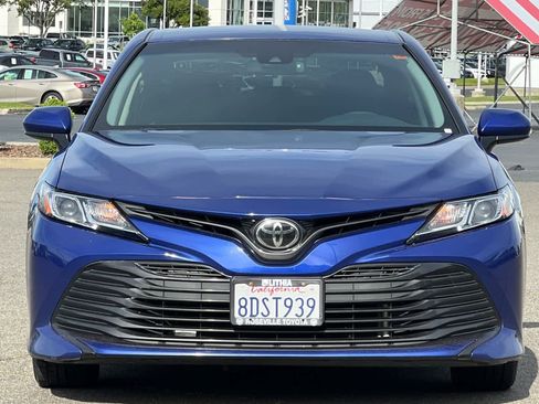 Used 2018 Toyota Camry LE image 10