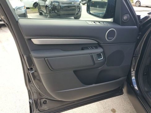 New 2025 Land Rover Discovery Dynamic SE AWD/4WD image 22
