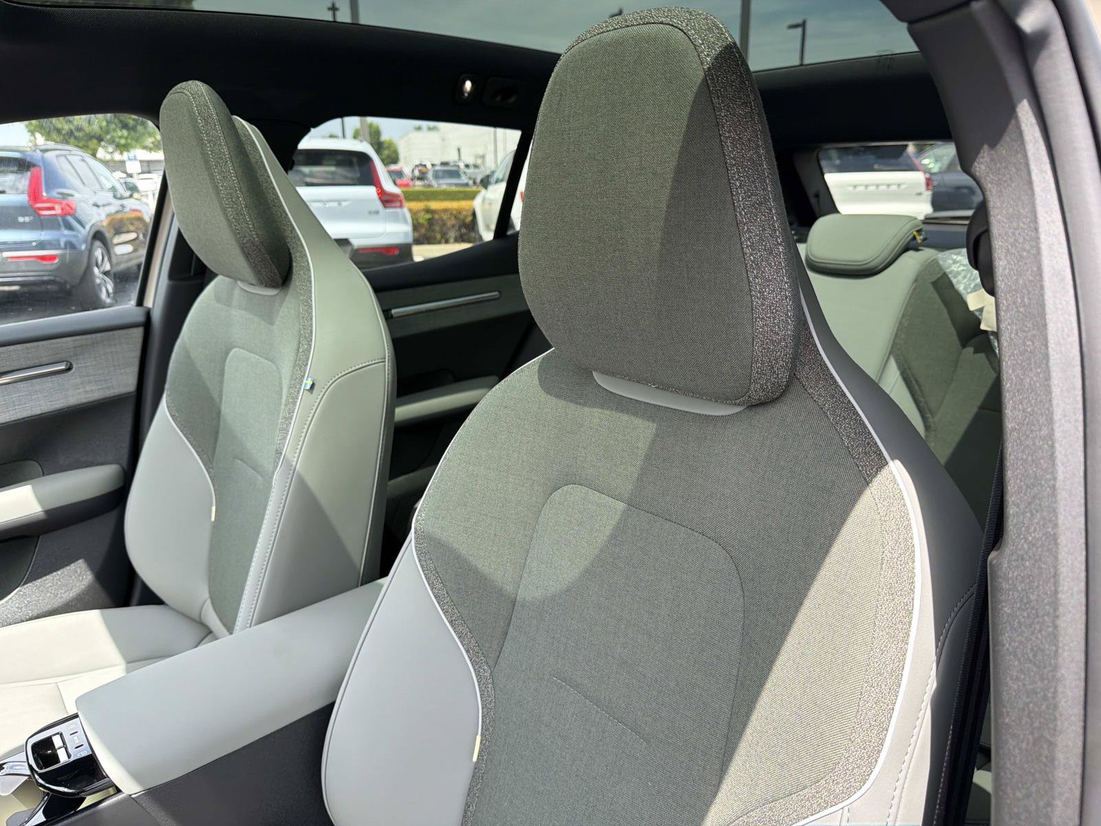 New 2026 Volvo EX30 Cross Country Ultra w/ Protection Package Premier AWD/4WD image 15