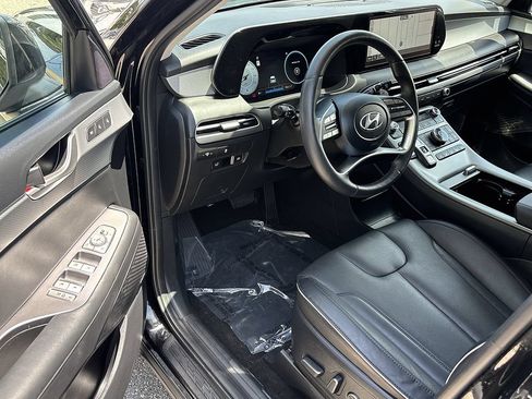 Used 2024 Hyundai Palisade SEL w/ Premium Package FWD image 8