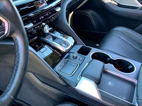 Used 2023 Acura MDX SH-AWD w/ Technology Package image 17