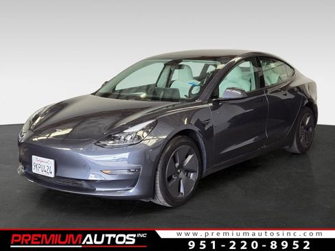 Used 2023 Tesla Model 3 Standard Range image 1