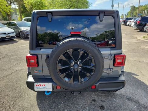 Used 2022 Jeep Wrangler Unlimited Sahara image 8