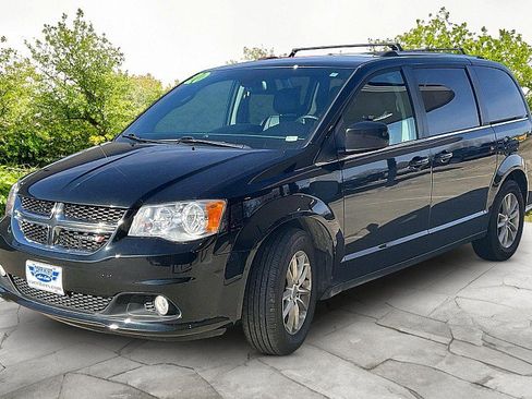 Used 2020 Dodge Grand Caravan SXT image 1