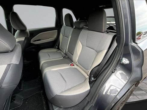 Used 2025 Subaru Forester Premium AWD/4WD image 20