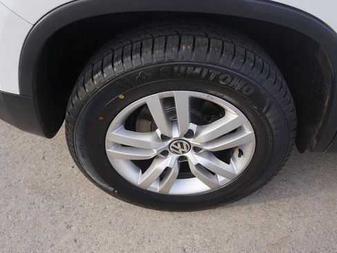 Used 2016 Volkswagen Tiguan S FWD image 9