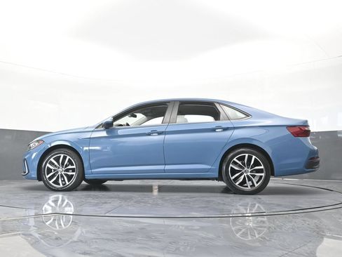 Used 2025 Volkswagen Jetta SE FWD image 54