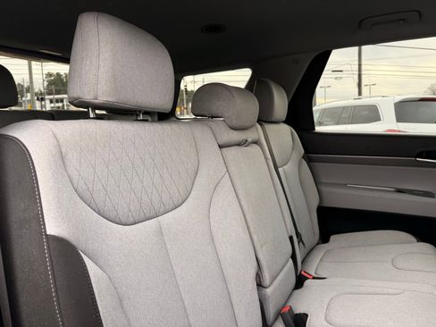 Used 2022 Hyundai Palisade SE image 33