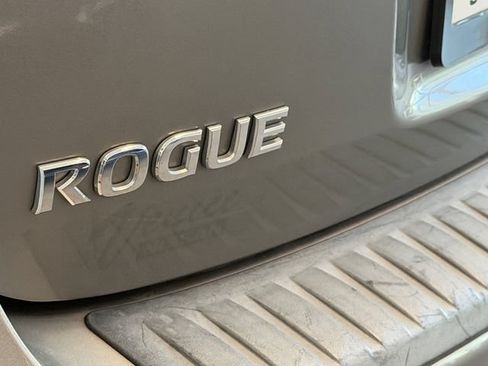 Used 2011 Nissan Rogue SV FWD image 13