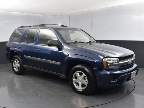 Used 2004 Chevrolet TrailBlazer LS w/ LS Preferred Equipment Group AWD/4WD image 2