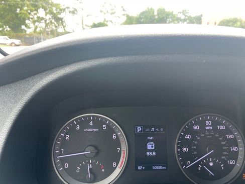 Used 2017 Hyundai Tucson Sport image 23