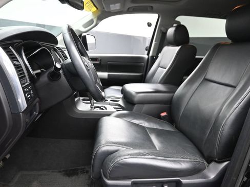 Used 2019 Toyota Sequoia TRD Sport w/ TRD Sport Premium Package AWD/4WD image 19