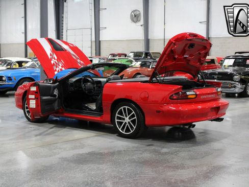 Used 2002 Chevrolet Camaro Z28 w/ SS Performance/Appearance Pkg image 17