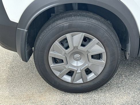 Used 2025 Nissan Kicks S FWD image 17