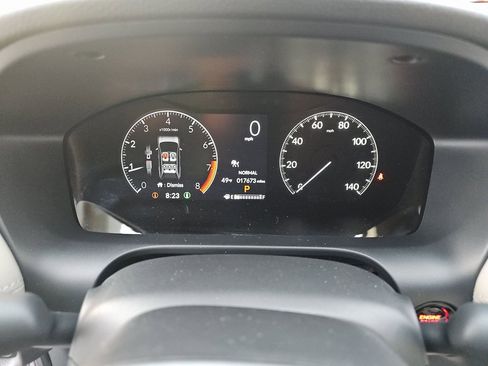 Used 2024 Honda HR-V LX image 2