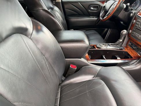 Used 2017 INFINITI QX80 2WD w/ Deluxe Technology Package image 31