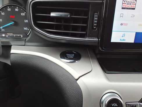 Used 2023 Ford Explorer XLT w/ Equipment Group 202A image 25