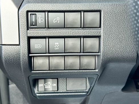 Used 2025 Toyota Tacoma SR5 AWD/4WD image 12