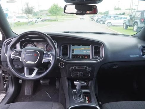 Used 2015 Dodge Charger SXT RWD image 7