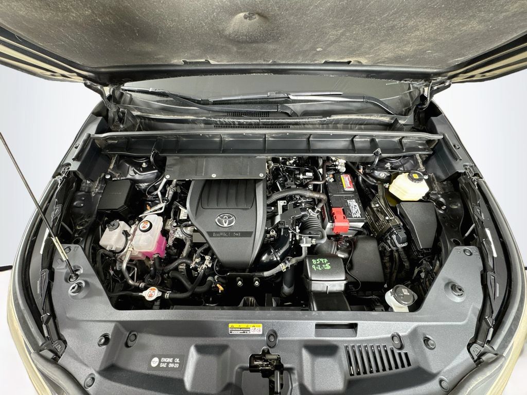 Used 2025 Toyota Highlander XLE AWD/4WD image 25
