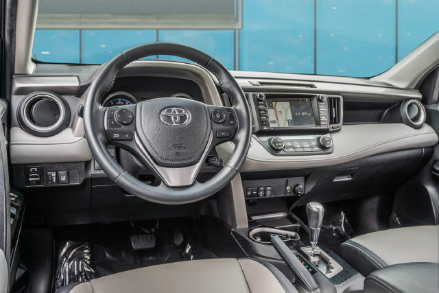 Used 2018 Toyota RAV4 Limited w/ Advanced Technology Package AWD/4WD image 28