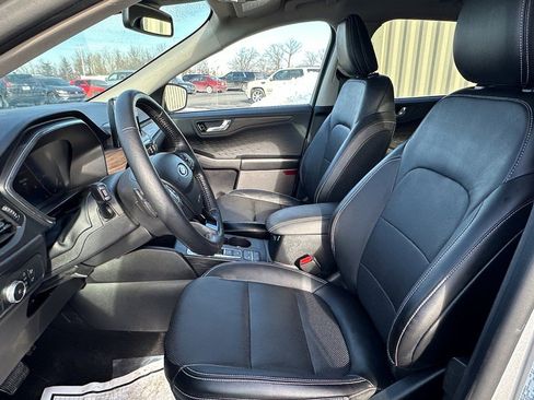 Used 2020 Ford Escape Titanium image 18