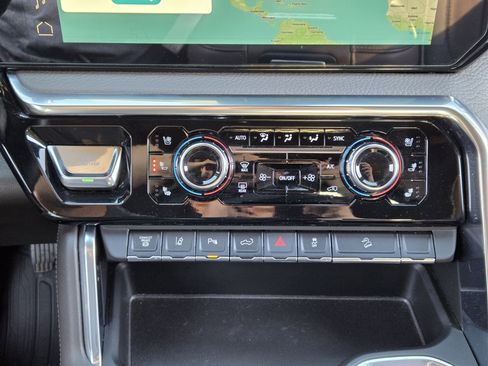 Used 2024 GMC Sierra 2500 Denali w/ Denali Reserve Package image 26