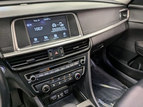 Used 2020 Kia Optima SE image 11