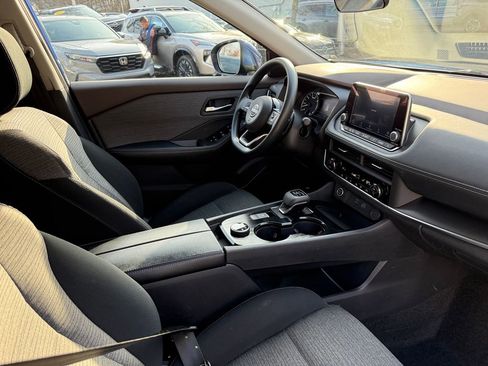 Used 2023 Nissan Rogue SV image 25