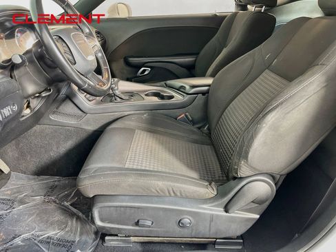 Used 2023 Dodge Challenger SXT RWD image 25