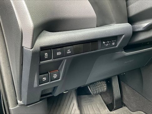 Used 2021 Toyota Sienna XSE w/ XSE Plus Package image 32