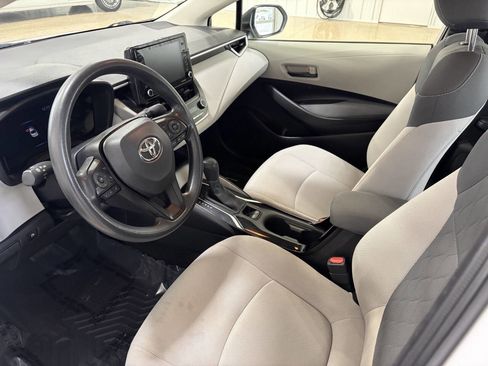 Used 2022 Toyota Corolla LE image 8