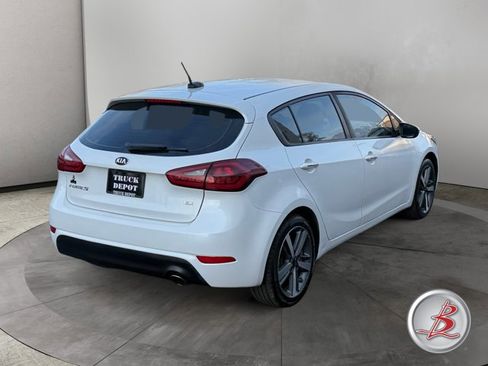 Used 2017 Kia Forte EX image 7