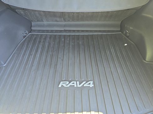 Used 2023 Toyota RAV4 XSE AWD/4WD image 12