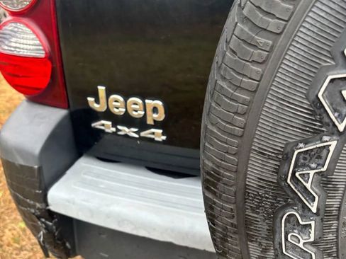 Used 2005 Jeep Liberty Renegade image 13