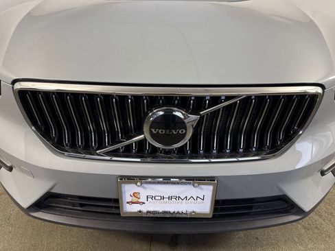 Used 2025 Volvo XC40 B5 Core image 26