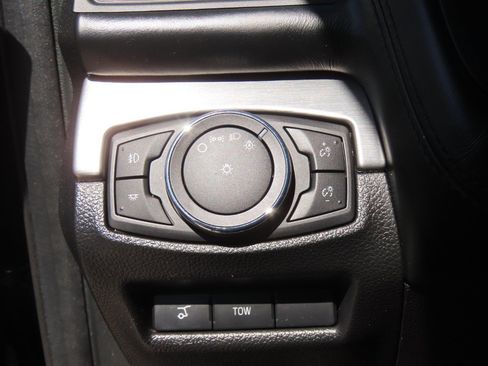Used 2018 Ford Explorer Platinum AWD/4WD image 28