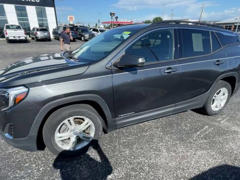 Used 2020 GMC Terrain SLE w/ Driver Convenience Package FWD image 6