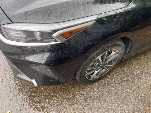 Used 2024 Kia Forte LXS w/ LXS Technology Package FWD image 5