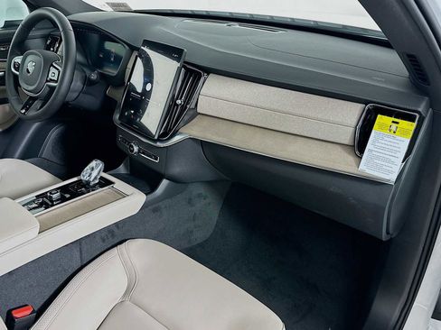 New 2026 Volvo XC90 B5 Core image 29