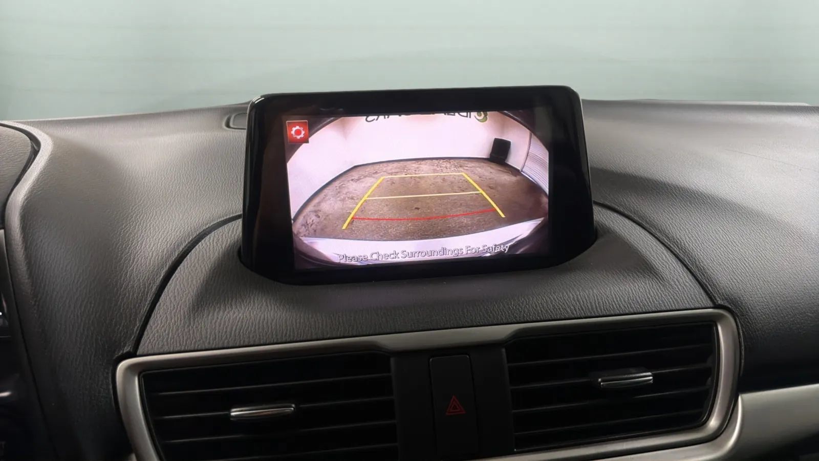 Used 2018 MAZDA MAZDA3 Touring FWD image 14