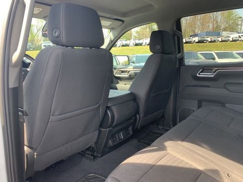 Used 2022 Chevrolet Silverado 1500 LT AWD/4WD image 18