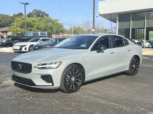 Used 2025 Volvo S60 T8 Plus w/ Climate Package image 3