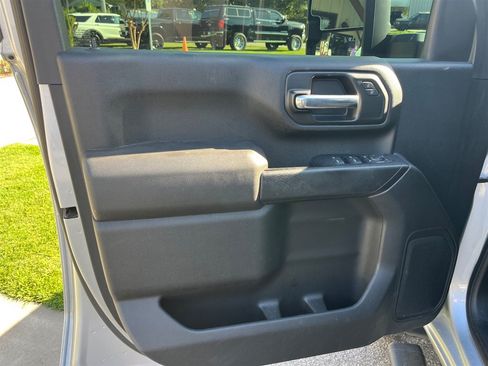 Used 2021 Chevrolet Silverado 2500 Custom w/ Custom Value Package AWD/4WD image 3