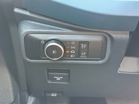 Used 2025 Ford Bronco Heritage Edition AWD/4WD image 32